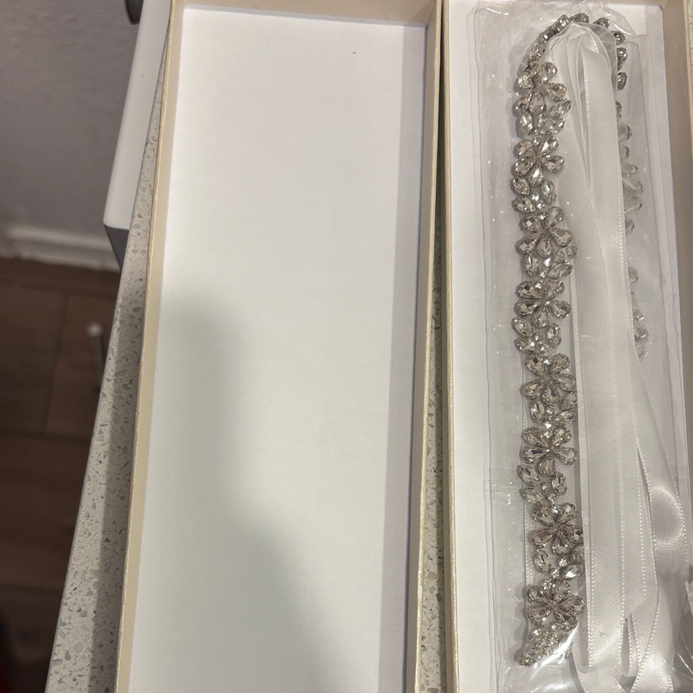 Elegant bridal belt